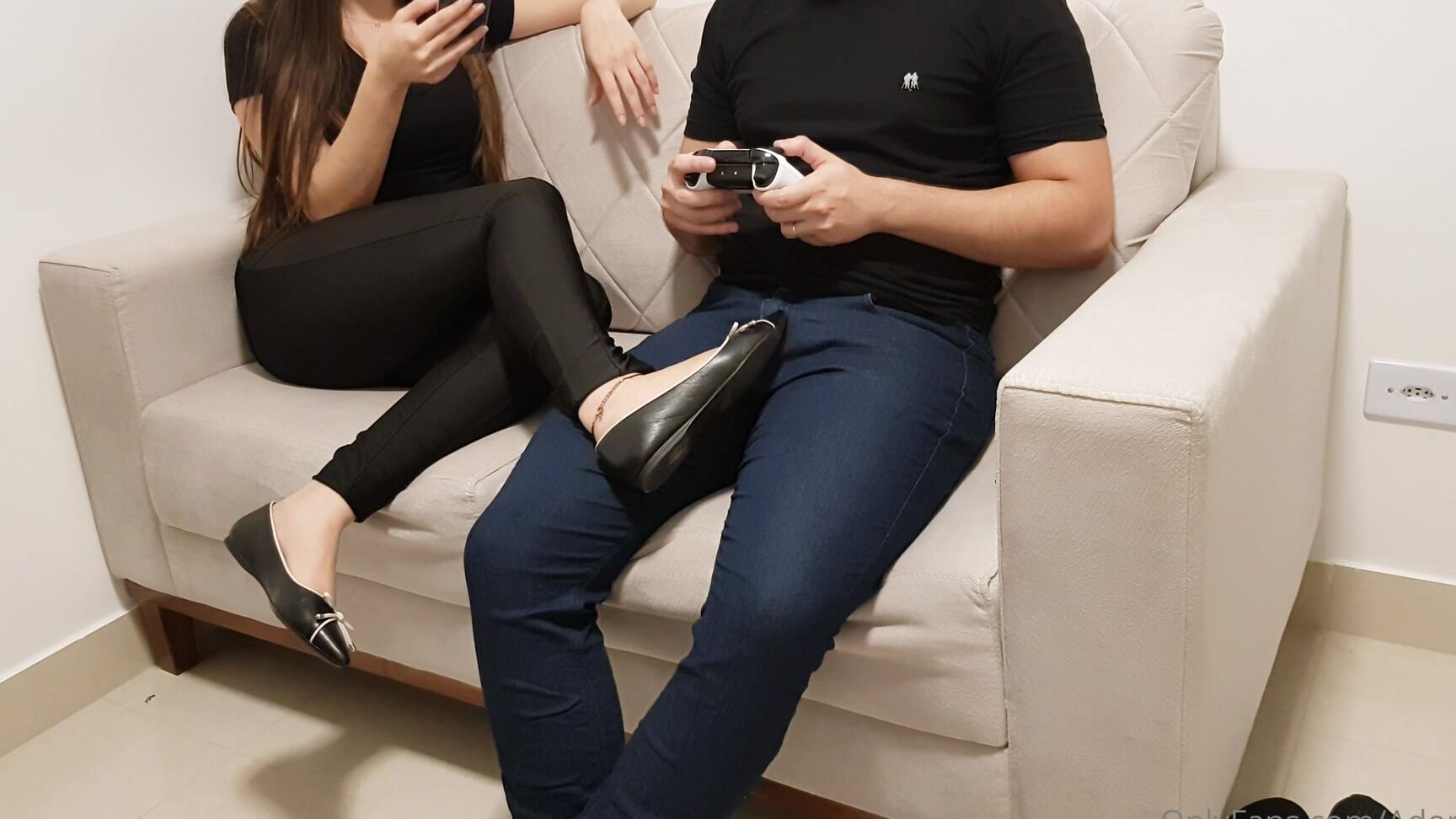 Adorezee Foot Tease And Handjob