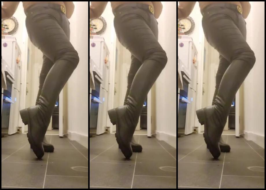 Miss B Nicknamed Missb52S Onlyfans 10 20 2022 Clean My Boots Before You Drink From Your Bowl