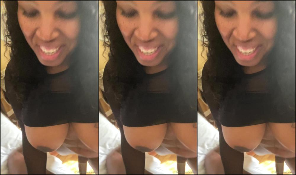 Roxiexxx All He Wanted For Christmas Was A Big Fat Tranny Cock Part One Of My Onlyfans Su