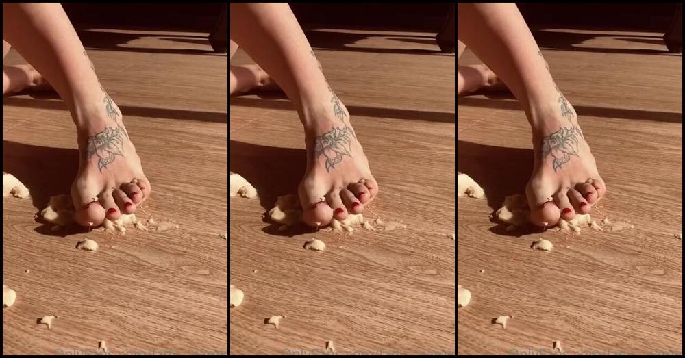 Lady Samira Nicknamed Lady Samira Onlyfans Crushing Feets Foodporn Footfetish Mistress Ladysamira