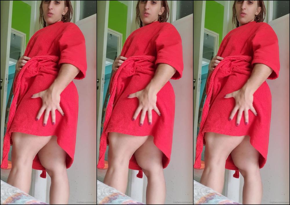Micaelav Worship Me In This Red Barh Rope After Shower Adorame En Esta Bata Roja Luego De La Ducha
