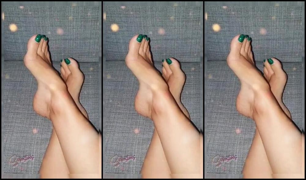 Sofiastoe Aka Sofiastoes Onlyfans Happy Weekend Everyone Love The Sparkles Vup