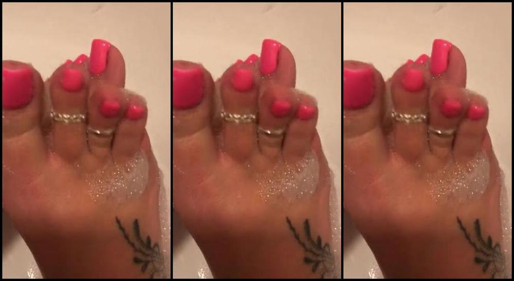 Footsiegalore Onlyfans Only Fans Exclusive Playing With Bubbles In The Tub