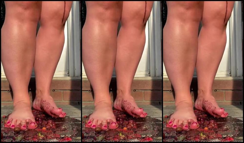 Caroline Aka Feetsiecakes Onlyfans I M Currently Offloading Old Content In Order To Create More Room For New Things And Have Found Some