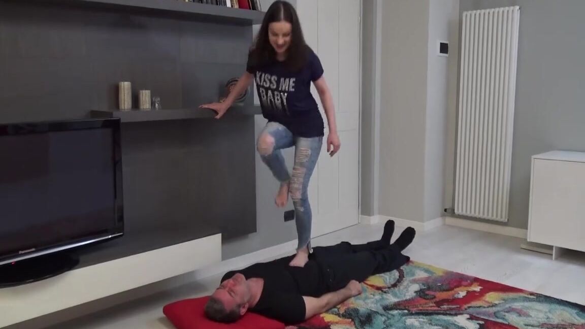 Abbiecat Onlyfans Your Place Is Under My Feet Trampling Foot Domination Facetrampling I Love To Have