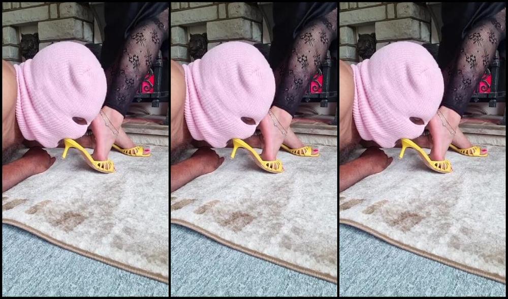 Feetbysherri Onlyfans Ordered My Footboy To Worship My Feet Whilst Wearing My Yellow Jimmy Choos