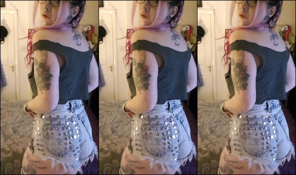 Jessi Jinxed Naughty Geek