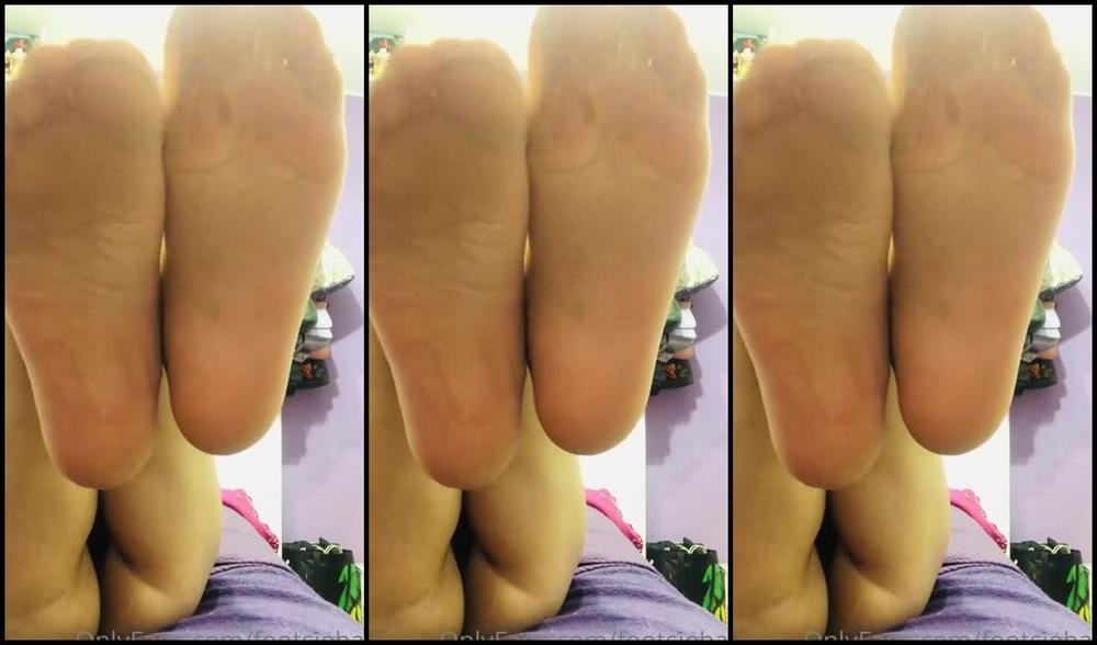 Gia S Feet Nicknamed Footsiebab 02 18 2022 Onlyfans Video Video Teasing You With My Tan Nylons With My Feet Very Close To Your Face