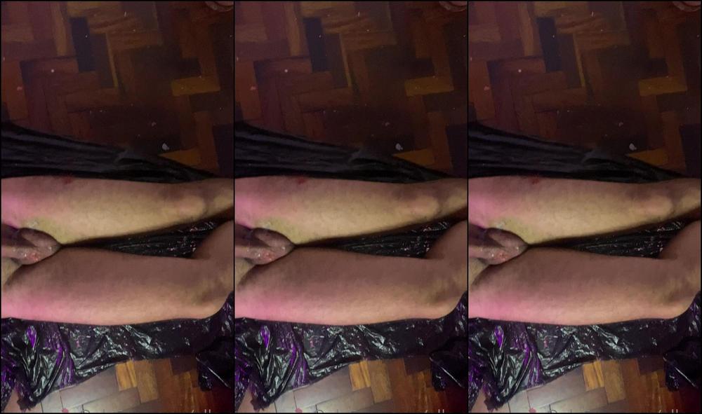 Elle O F 2445067936 05 04 2022 Elleskittybitch