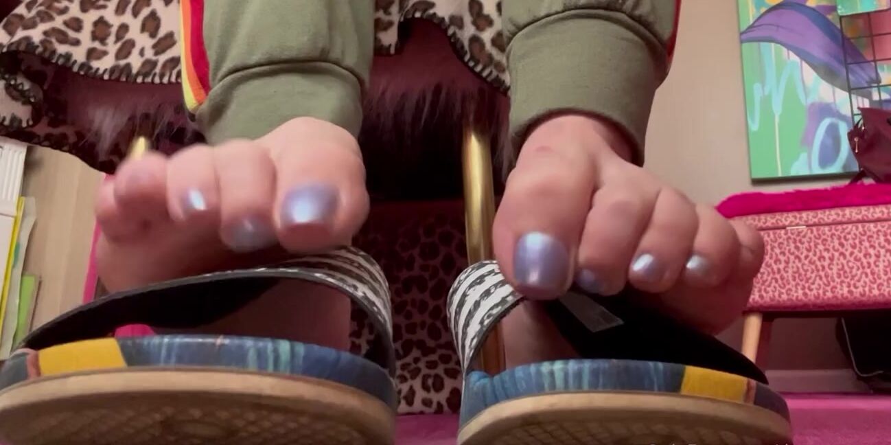Ms Tomorrow Nicknamed Dommetomorrow Onlyfans Lick My Dirty Toes 1Min Foot Tease Clip