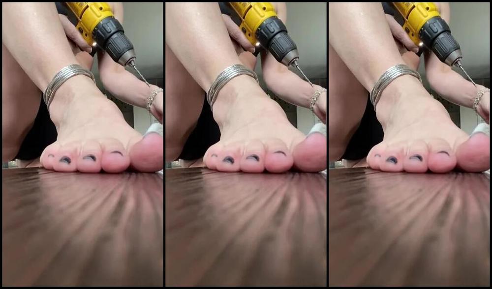 Lezlyan Nicknamed La Little Dancer Feet Onlyfans My Daddy Taught Me When I Was Little How To Use Power Tools I M A Pretty