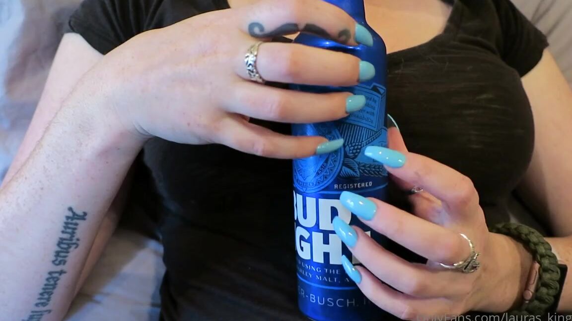 Lalalaura Nicknamed Lauras Kingdom 07 18 2024 Onlyfans Video Laura Bottle Tapping