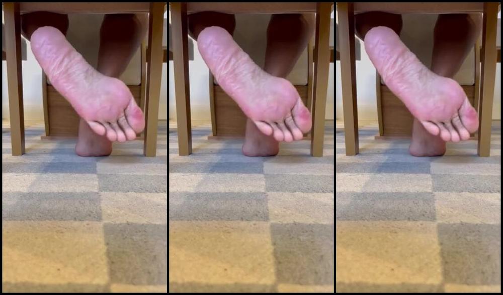 Laura Azevedo Nicknamed Lauraazevedoqueen Foot Fetish 10 21 2023 Onlyfans Video Moving Your Feet Under The Chair