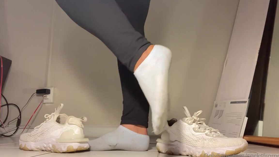 Obeydiosa Nicknamed Obeydiosax Foot Fetish 06 17 2021 Onlyfans Video Smelly Sneaker And Sock Removal