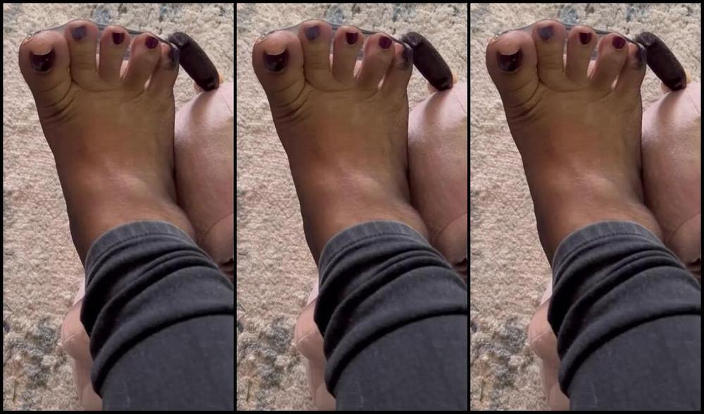 Ennie S Toes And Soles Nicknamed Enniestoes Onlyfans Sexy Toes Encased In The Sheerest Nylons I Could Find Don T They Just Look So Cute In My Slippers