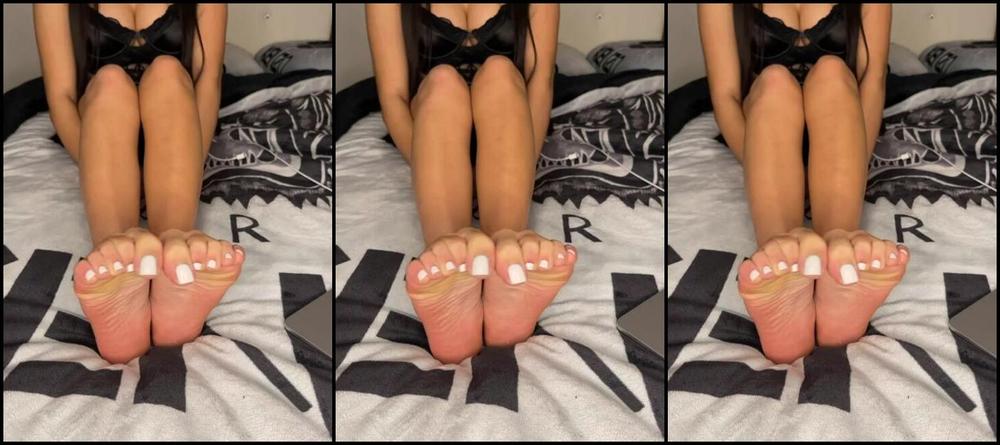 Its Queen Kylie Aka Its Queenkylie Onlyfans Let S Play Doggies Green Light Red Light W