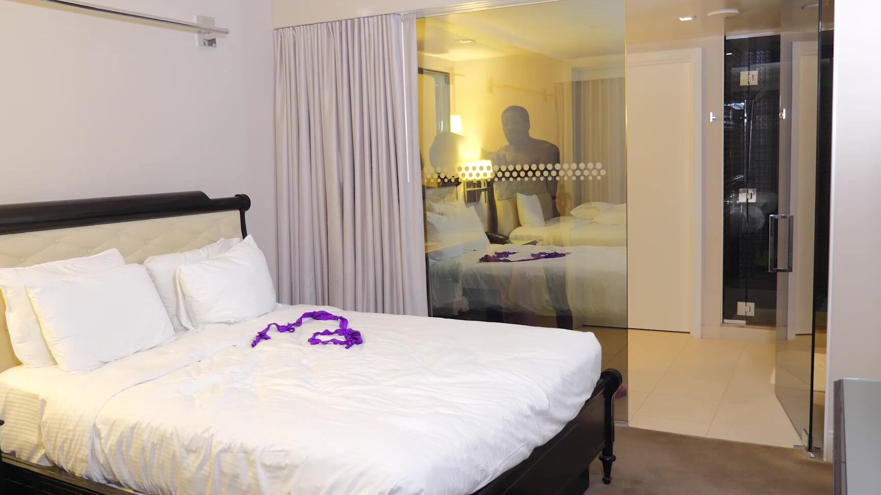 Isiahmaxwell Sneaking Back To My Room With Elle Essex Manyvids