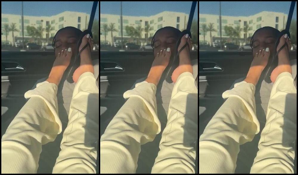 Nadiaakingg Onlyfans He Was Admiring My Feet So He Paid To Worship Them 7 Minp