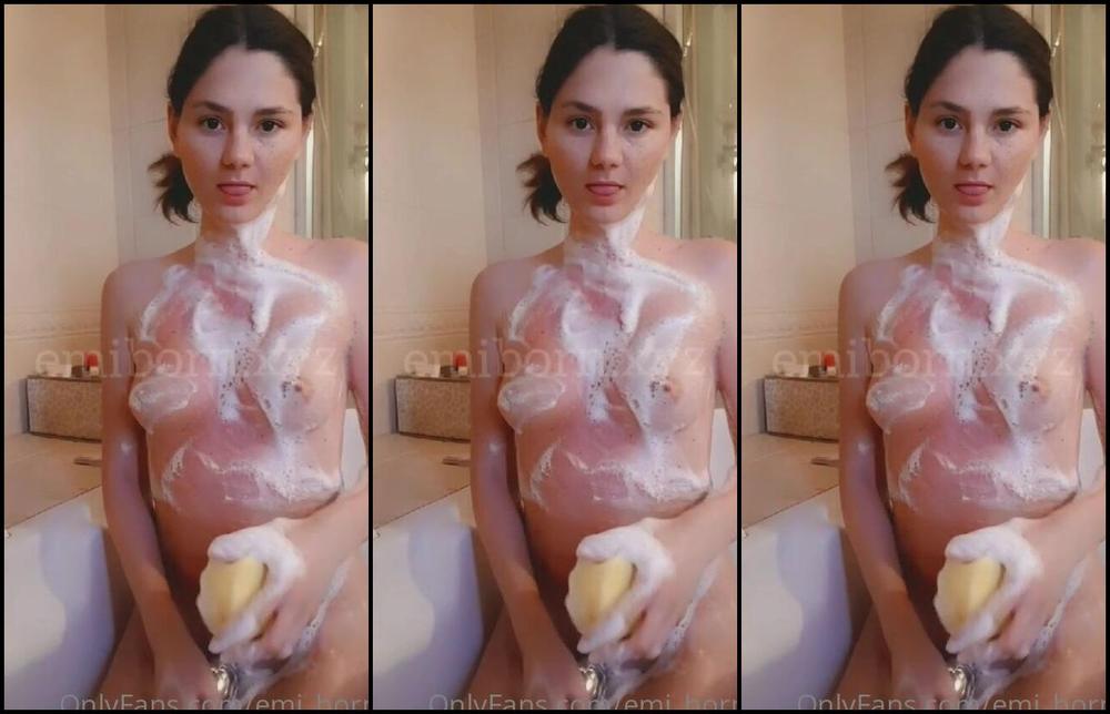 Emi Born Wash In The Bathroom And Shave My Pussy