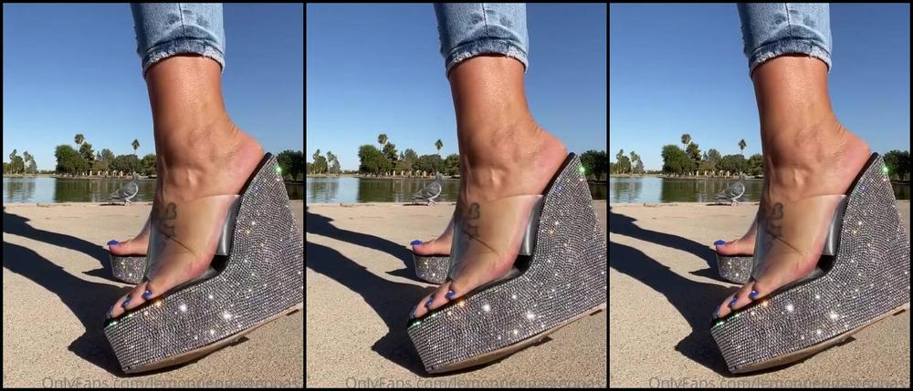 Benzzzzz Nicknamed Lemonpeppasteppas72 11 15 2021 Onlyfans Video Blingy Wedge Tease At The Park