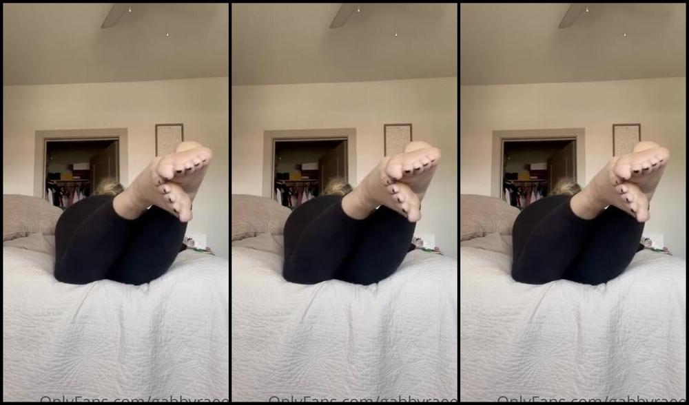 Gabrielle Coyle Nicknamed Gabbyraee1 10 07 2022 Onlyfans Video Pov I Just Got Home From A Long Fall Walk And Decide To Lay Down For