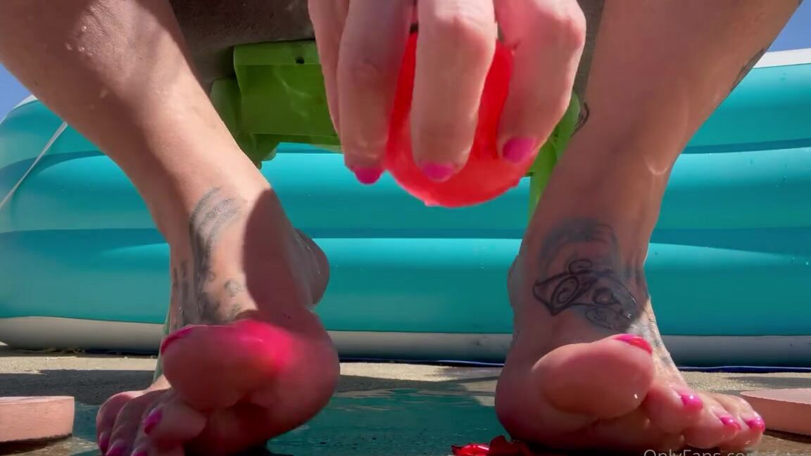 Servingbarefeet Aka Servingfet Onlyfans Hope Your 4Th Of July Is Explosive