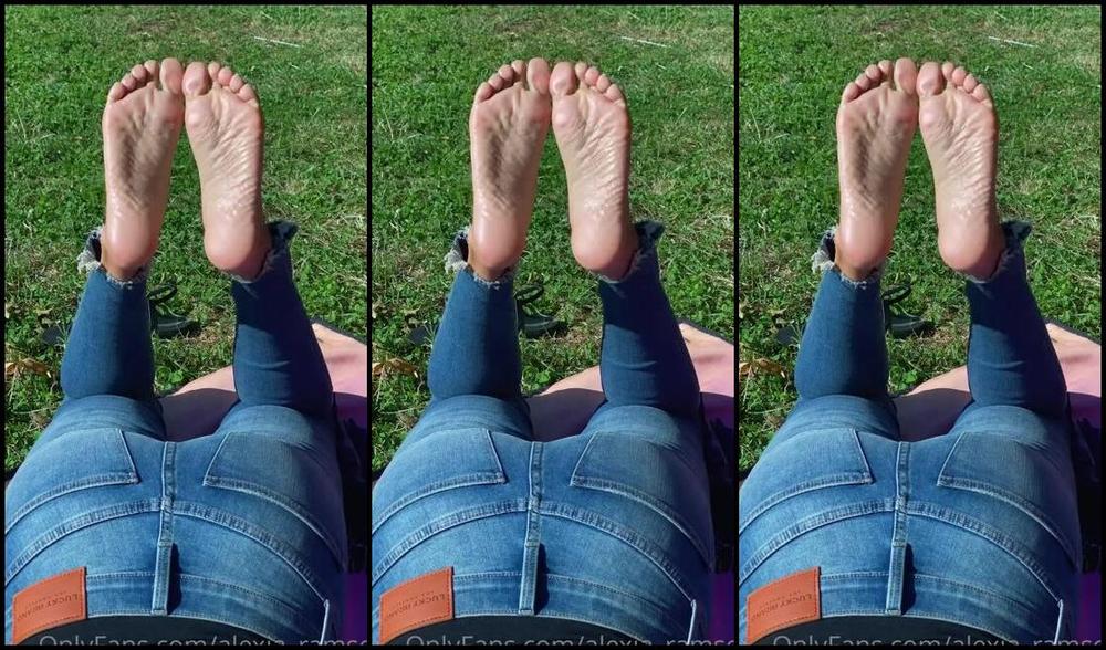 Alexia Ramsey Onlyfans Would You Play With My Feet Anywhere