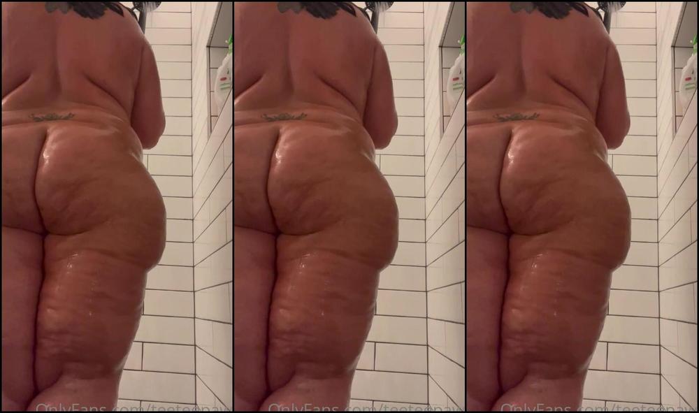 Teeteepawg Happy Thursday Shower Time