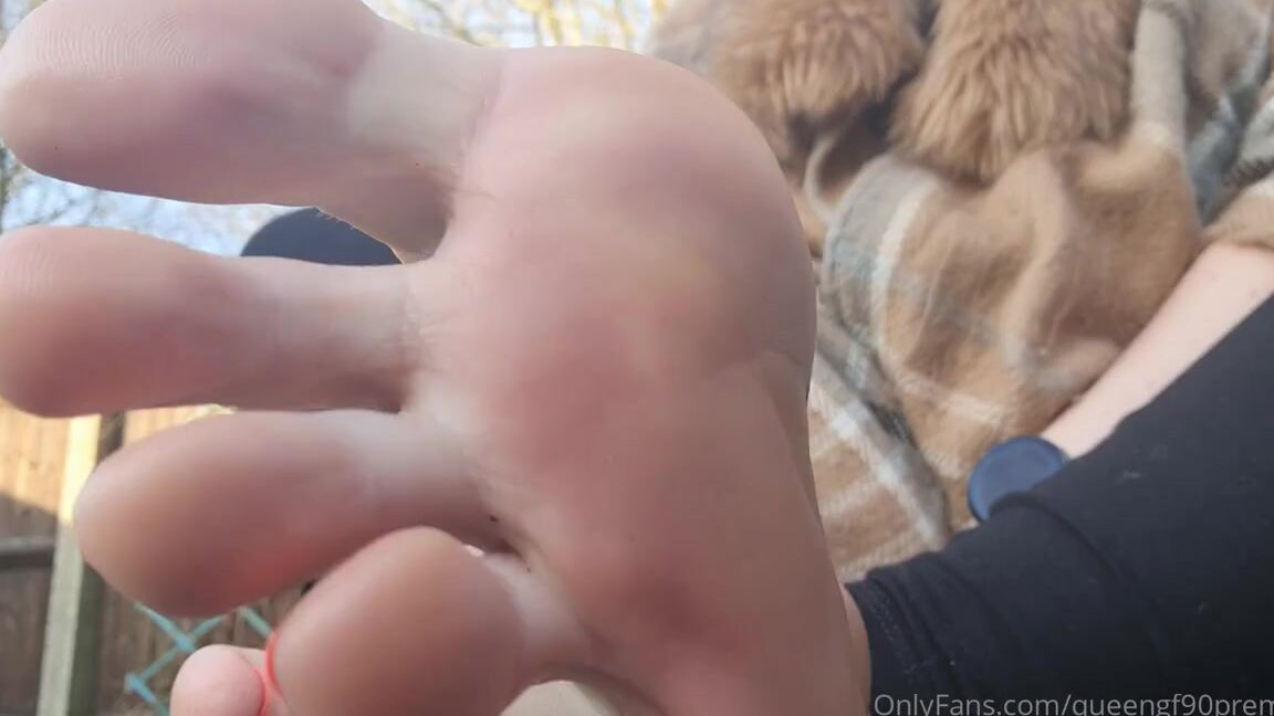 The Foot Queen Of England Aka Queengf90Premium Onlyfans What A Beautiful Day Here In The Uk Ive Got A Summer Ready Pedi
