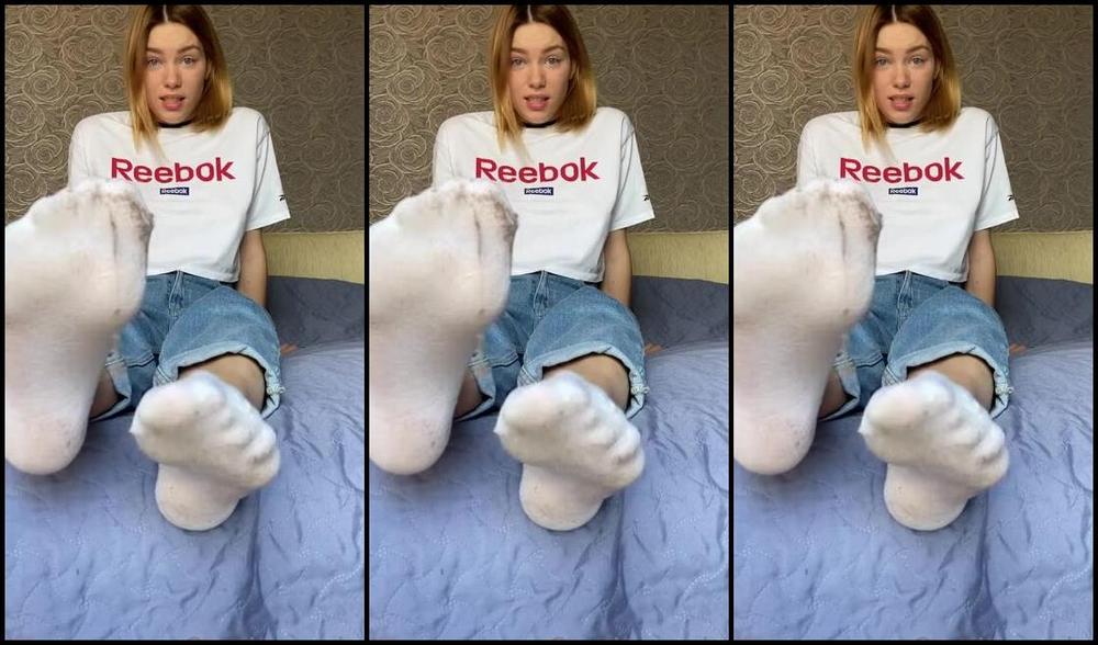 Goddess Aven Aka Aventurinex Onlyfans Dirty Nasty Smelly White Socks Go On And Jerk Off To Themp