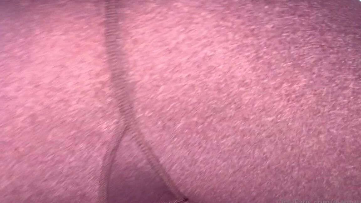 Giantess Tara Nicknamed Giantesstara 05 19 2021 Onlyfans Video Just Dropping In To Let You Know My Birthday Is In Exactly 3 Weeks Dont Forget