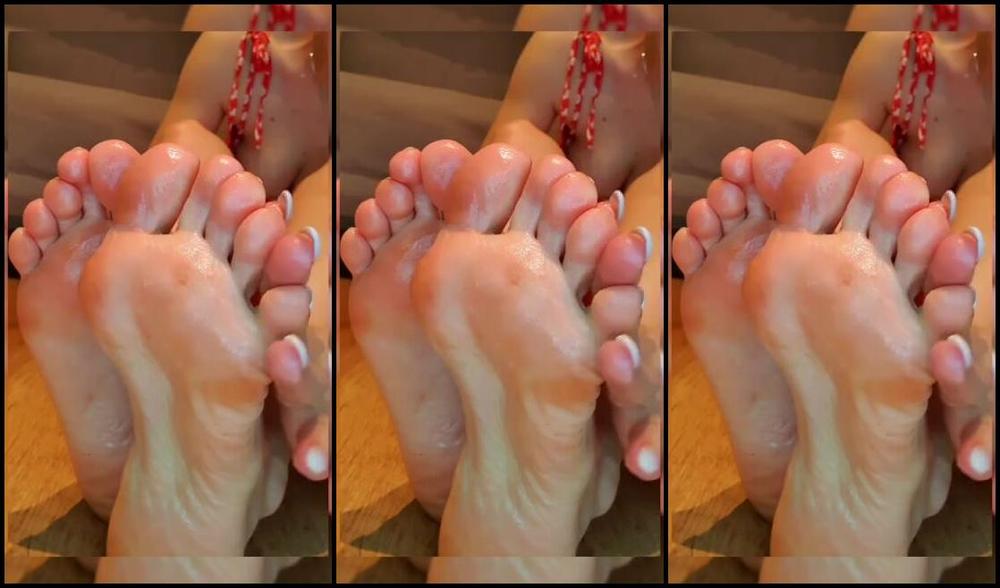 Sofiastoe Aka Sofiastoes Onlyfans Who S Got The Good Hands To Treat My Feet Right Get Your Thumbs In My Arches And I Melt