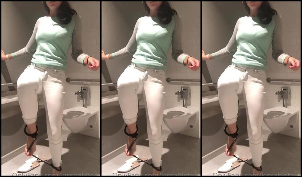 Kissable Toes Nicknamed Kissabletoess Onlyfans I Have Also Cuffed Myself In The Bathroom At Work For A Fan Please Excuse The Nervous Face I Was