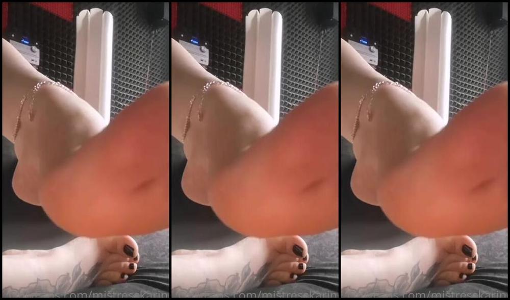 Mistresskarino Onlyfans Look And Dream About The Divine Feet Of Your Goddess