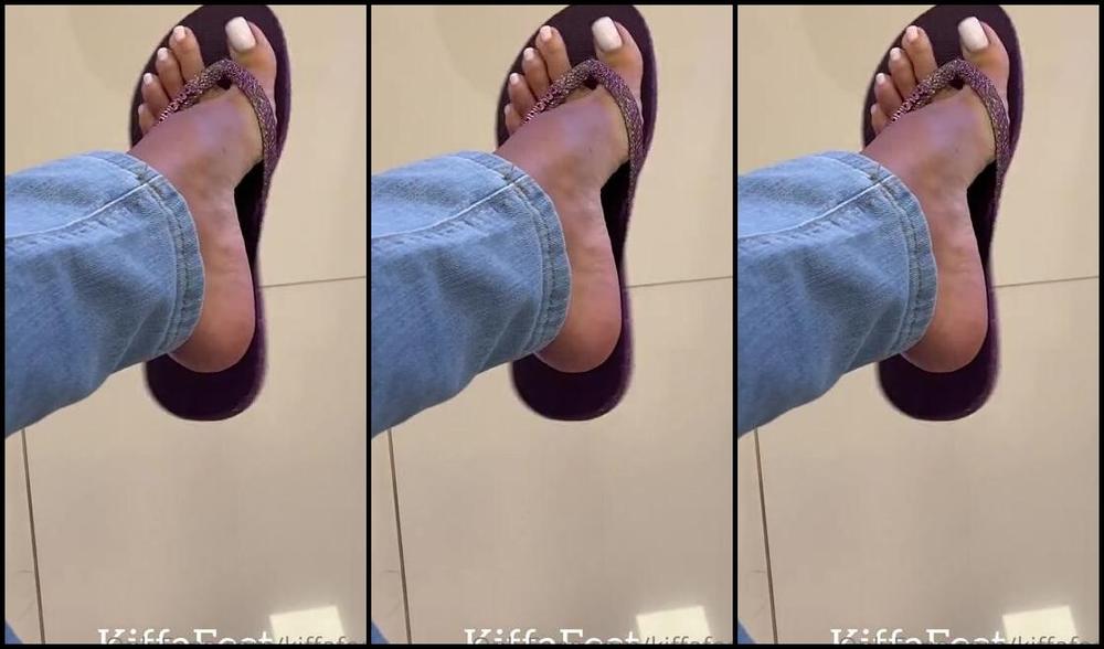 Kiffa Feet Onlyfans Extra Gift For You My Footlovers I Shoot It Yesterday In The Lab Waiting For My Exams Tell Mep