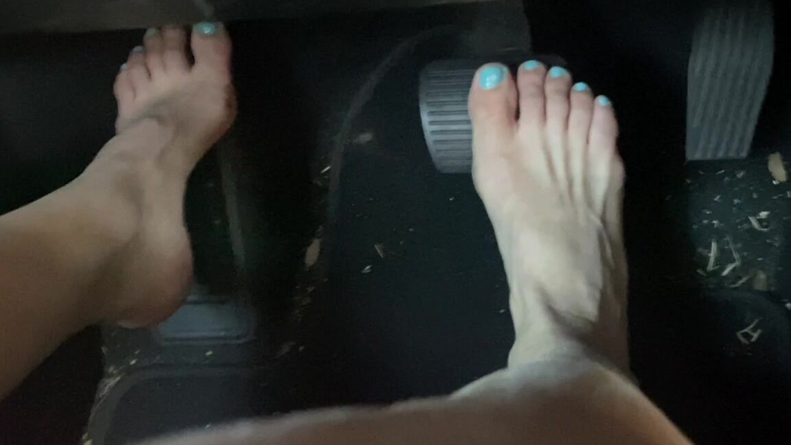 Lora Cross Barefoot Driving Foot Fetish