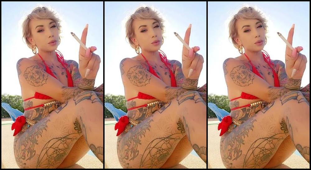 Queen Kinkerbell Nicknamed Kinkerbell23 Onlyfans Enjoying Life By The Pool So Lucky To Have This Space To Work From Its Giving