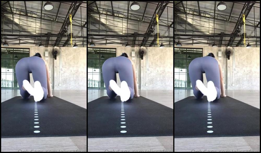 Alissafootsd Nicknamed Alissafootsd Onlyfans Ok My Back Is Gonna Hurt After This Stretching Session Lol Show Me If You Re Appropriate My Work