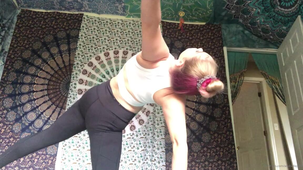 Goddess Anabelle Pync Nicknamed Anabellepync Onlyfans Video 16