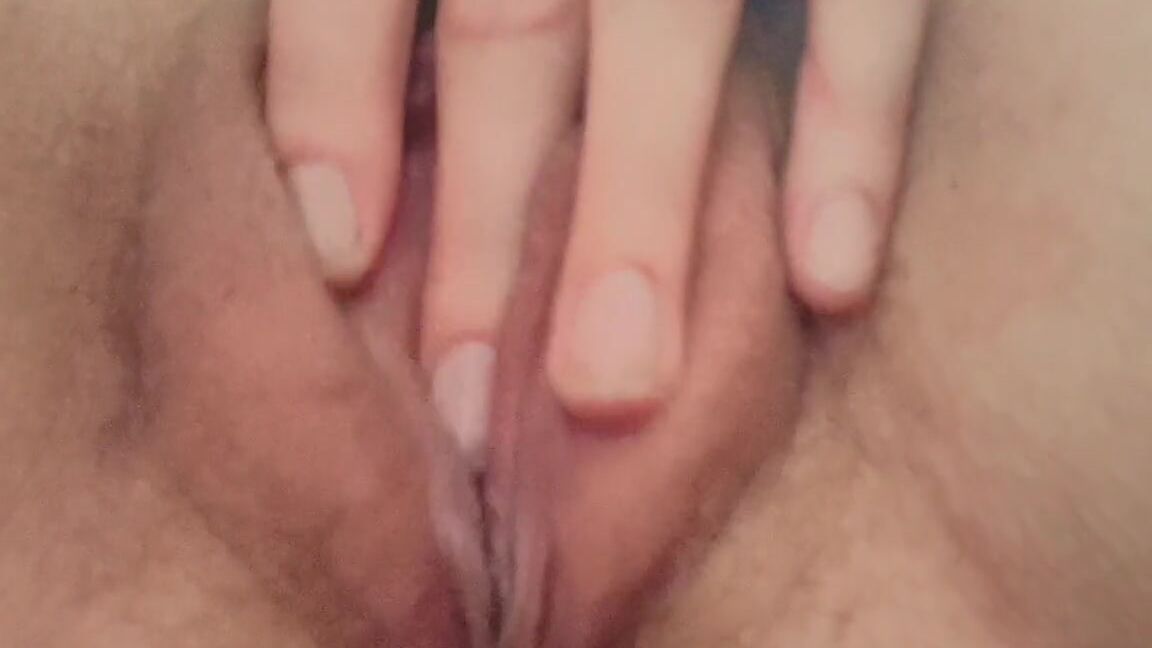 BBW Amateur Rubbing Fat Hairy Pussy to Moaning Orgasm_Domina Muffintop PornHubPremium