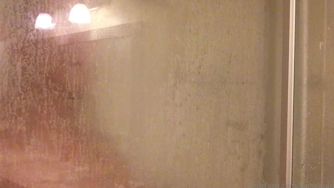 Alanaevansxxx 2312211676 12 28 2021 Take A Shower With Me