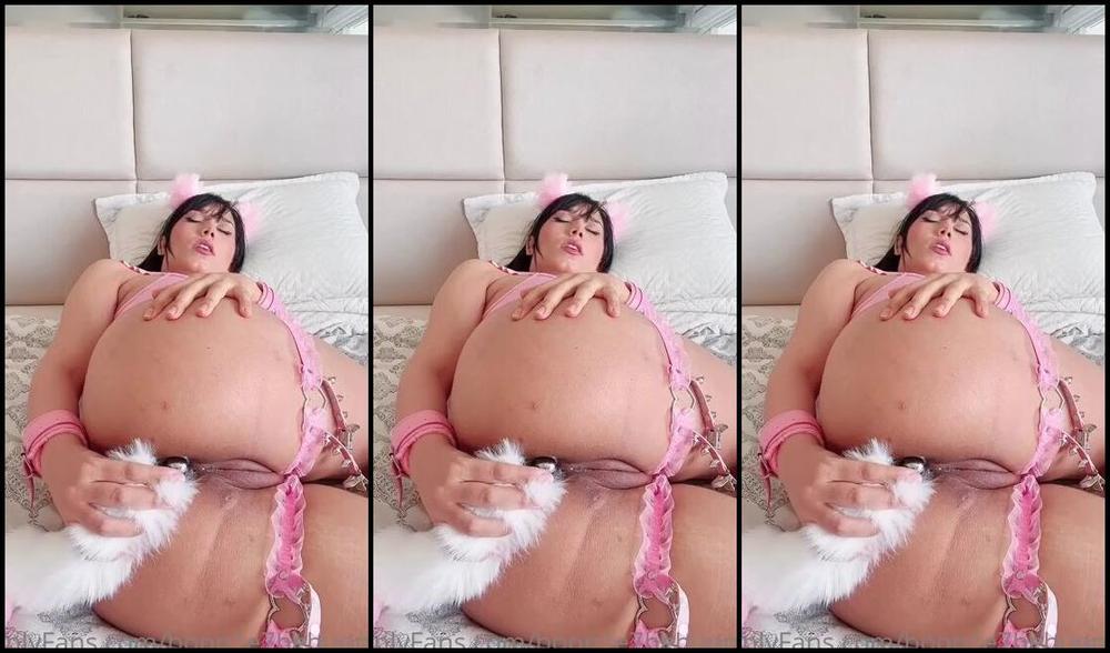 Ms Bonnie Aka Bonn1E7Hebunny Onlyfans 10Min Video Of My Anal Pet Play Omg I Was So Horny That I Stuffed All My 3 Holes With This Dildo