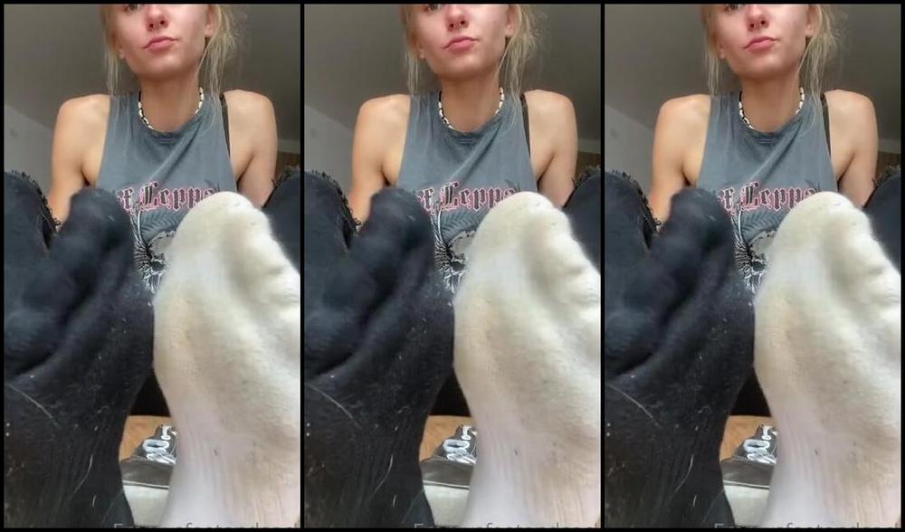 Emmysfeetandsocks Aka Emmyfeetandsocks Onlyfans Hi Guys I M So Sorry I Was Very Very Sick The Last Time I Nearly Landed In The Hospitalp