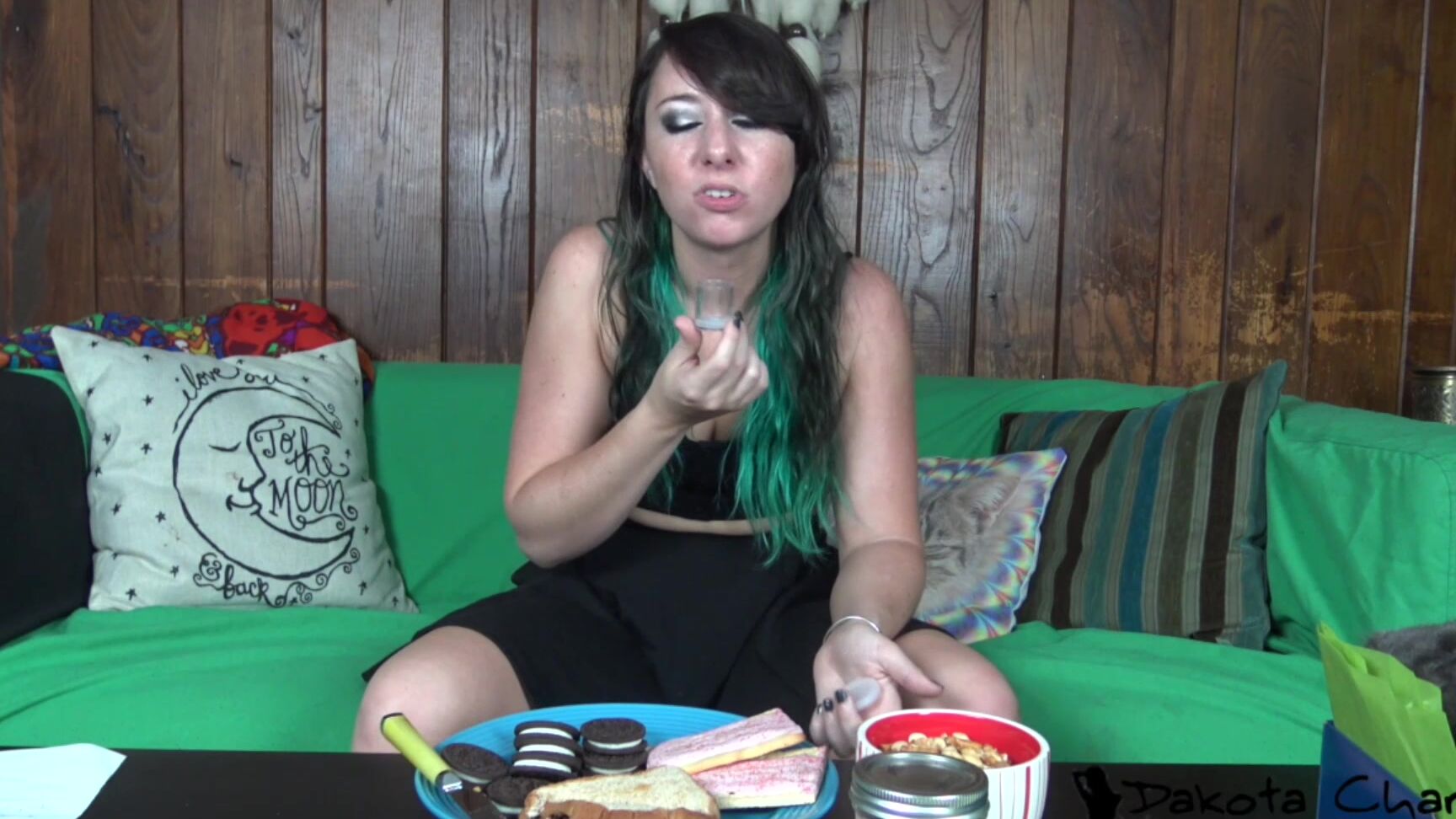 Dakotacharmsxxx Bottle It Up