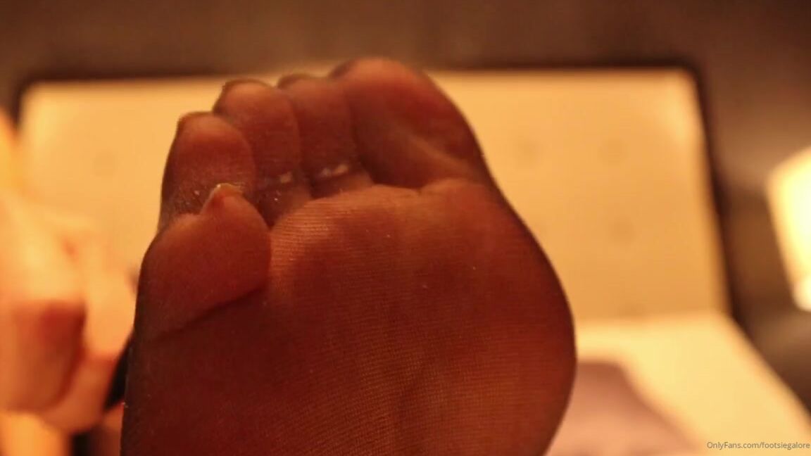 Footsiegalore Onlyfans A Little Something For The Nylon Lovers Ozd