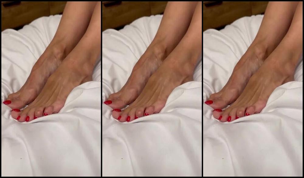 Heels Of Mine Nicknamed Heelsofmine 12 15 2023 Onlyfans Video You Ask Me Very Often Why My Feet Are So Soft And Delicatethats Why I