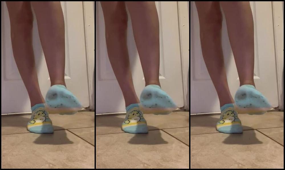 Footprincessx1 Nicknamed Footprincessx1 Onlyfans Goodnight Send Me Tributes Dirty Sock Removal Wiggle Toes Wrinkly Soles Crushing Stomping