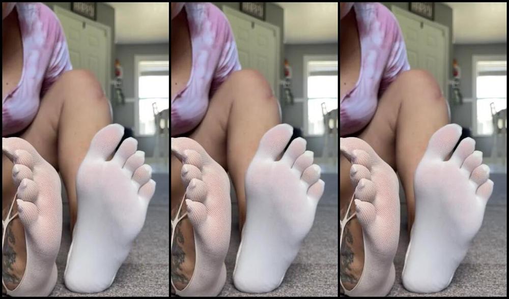 Deedeericanfeet Onlyfans Gm As Requested A Tease In These Cute Toe Footsies