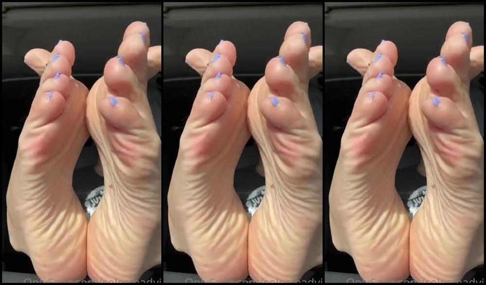 Solesmad Fetish Queen Aka Solesmadvip Onlyfans On The Way To Cuenca With My Husband In The We Love To Visit Cities That We Still Do Not Know