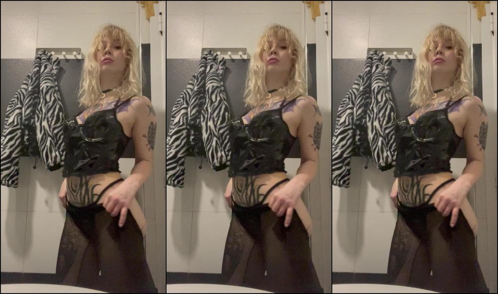 Cybercoxx 2730423175 12 31 2022 Pronta Per Chiudere L Anno In Bellezza Ti Piace Il Mio Soffice Culone